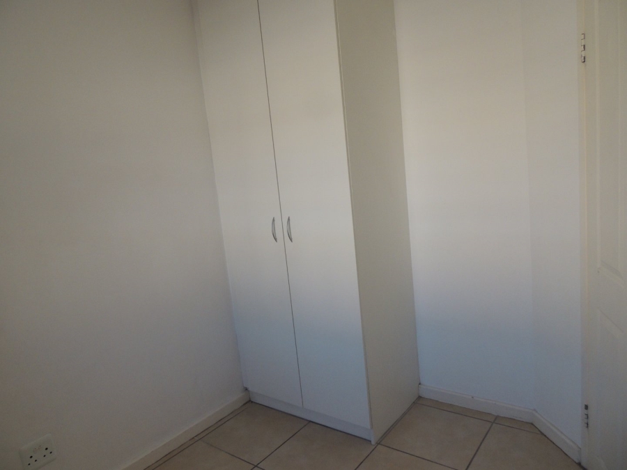 To Let 2 Bedroom Property for Rent in Stellendale Western Cape